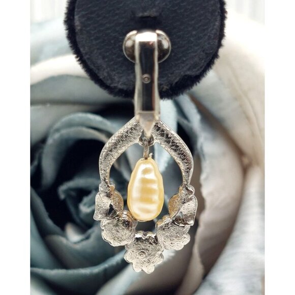 Vintage Silver Tone Drop Dangle Faux Pearl & Floral Hoop Earrings Clip On 1.75" - Picture 10 of 11